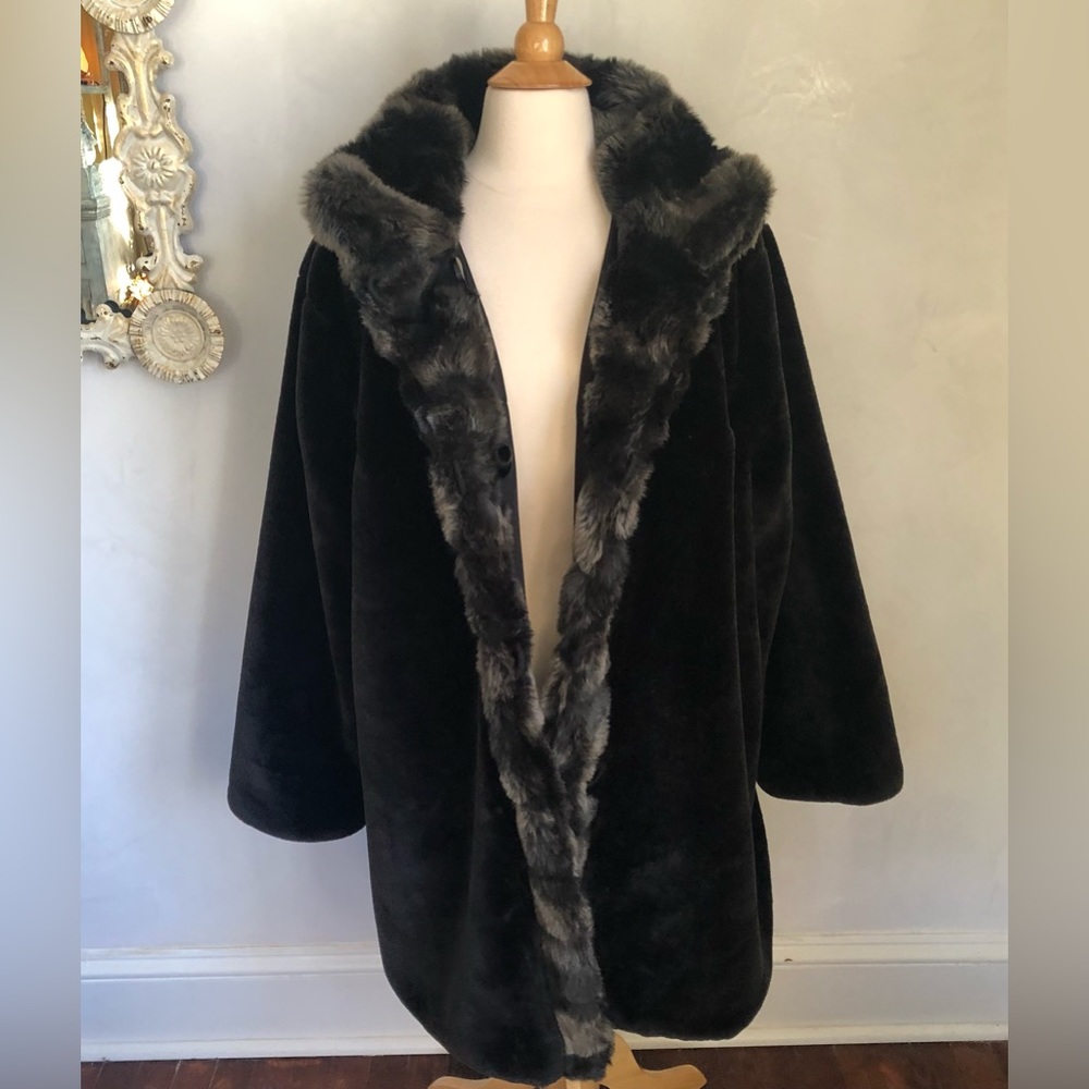 Jessica London reversible Black winter coat w/faux fur collar & buttons Size 22
